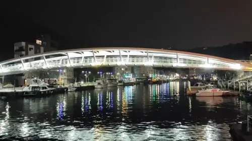 Traveling to the Kaohsiung Love River in Taiwan at night 