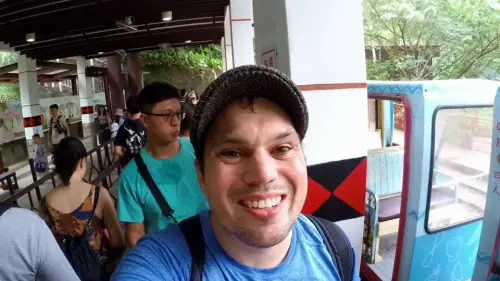 Travel Vlogger Ferdinand in Wulai, Taiwan